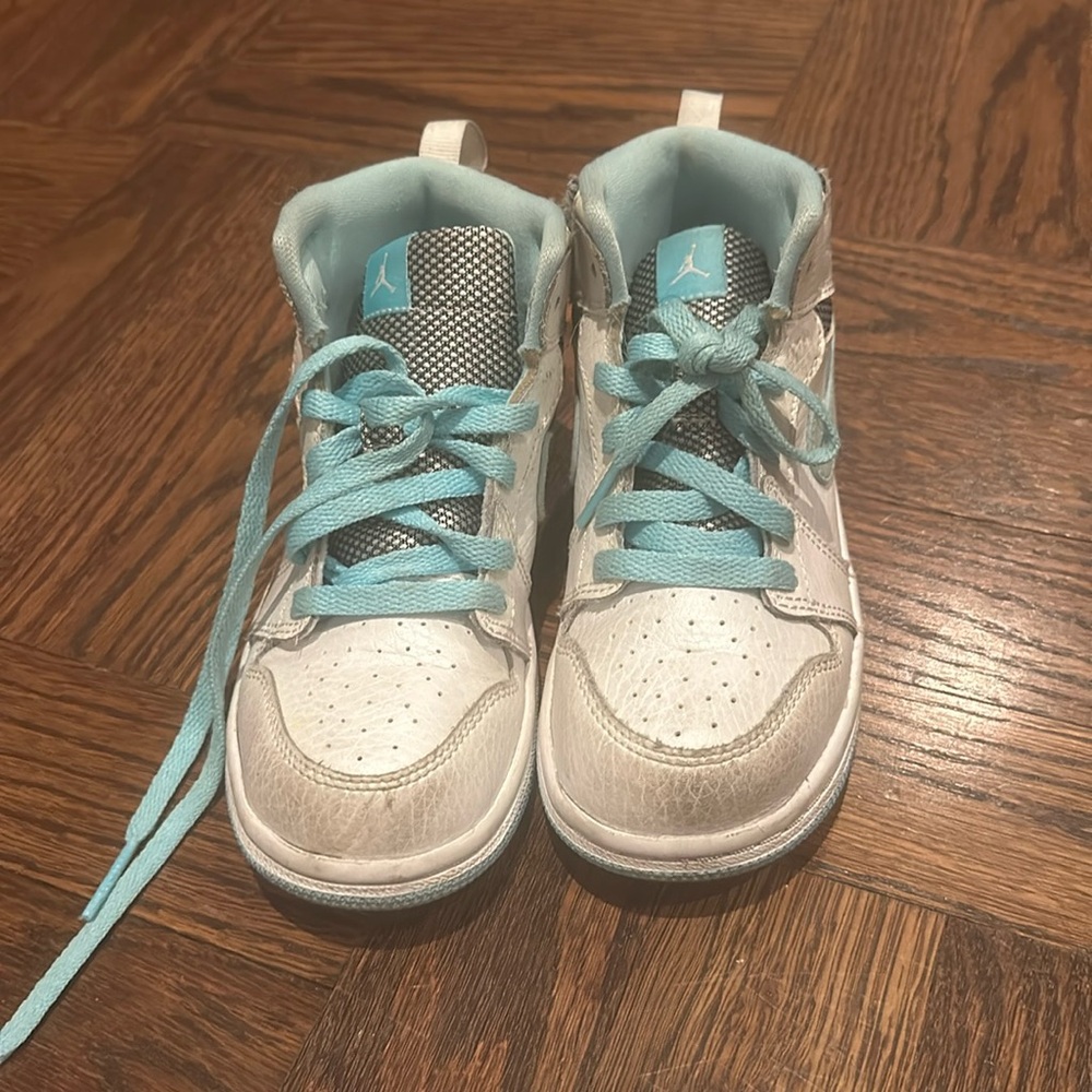Girls Jordans - 10c